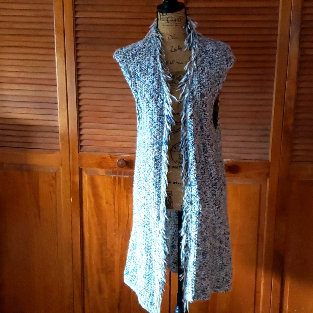 Chicos sleeveless acrylic sweater size 2 NWOT